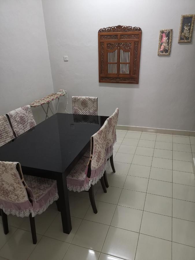 Desa Kemboja Homestay Пантай-Сенанг Экстерьер фото